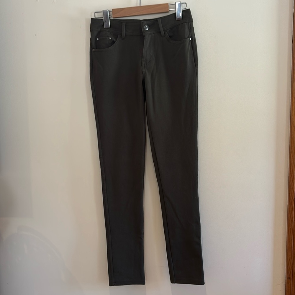 UB2 hunter green, skinny pant, size S
